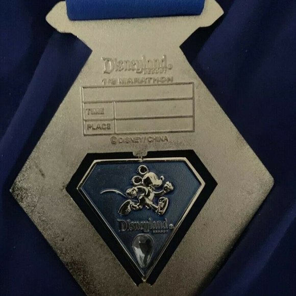 2015 runDisney Half Marathon 10th Anniversary - Picture 3 of 5